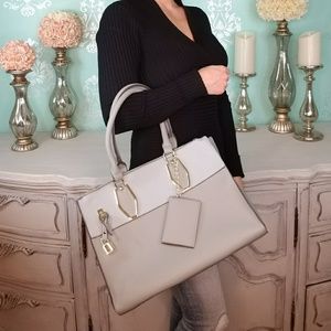 NWT Large Pale Blue and Green Handbag 👜 🎉